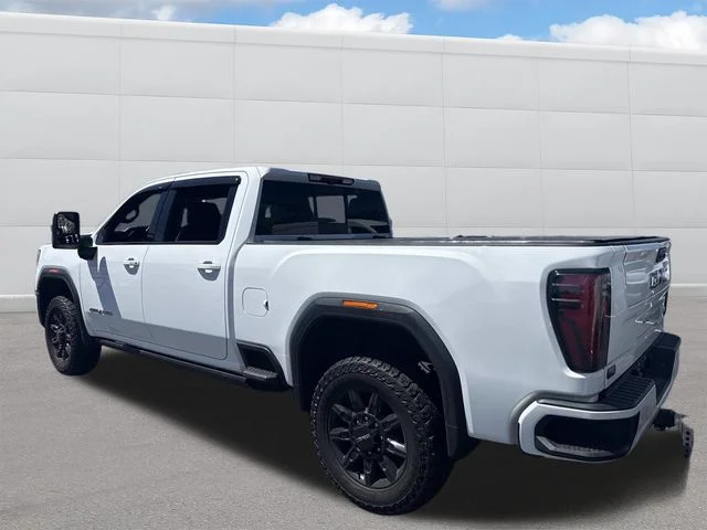 Used 2024 White GMC AT4 image 3