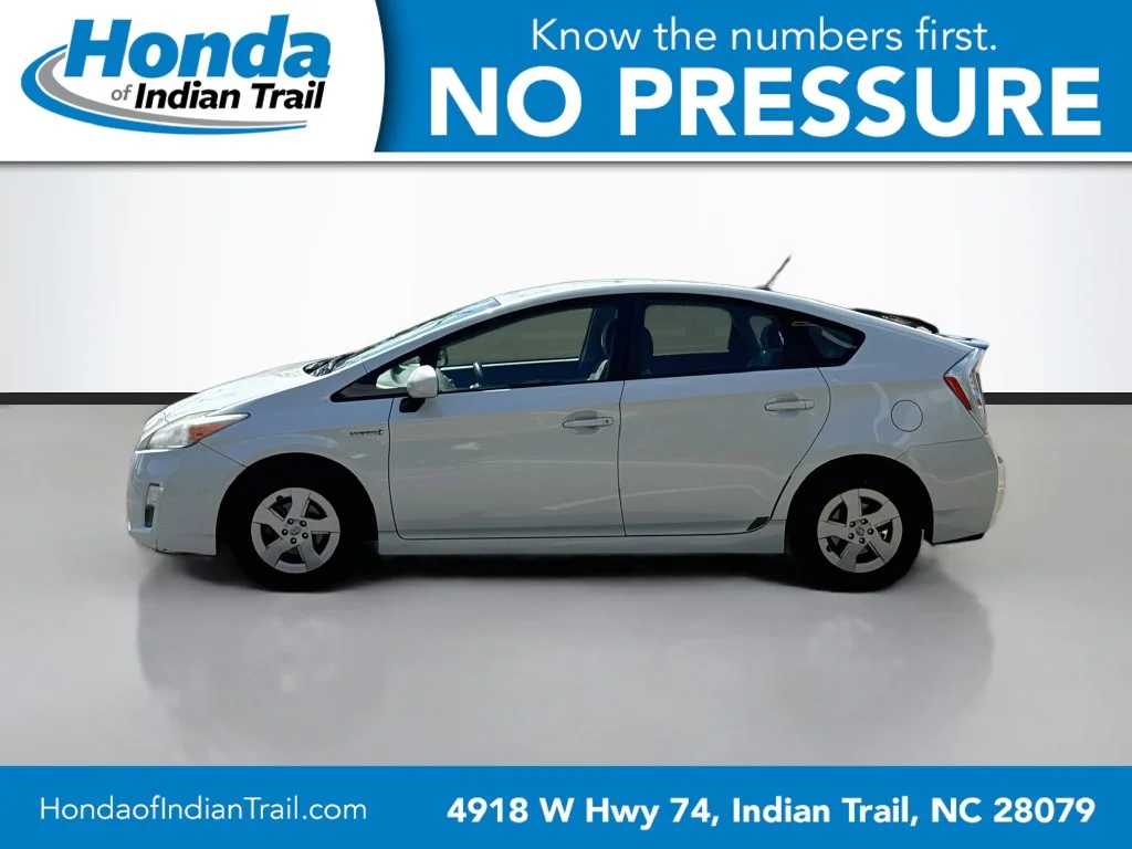 Used 2011 Blizzard Pearl Toyota Two image 4