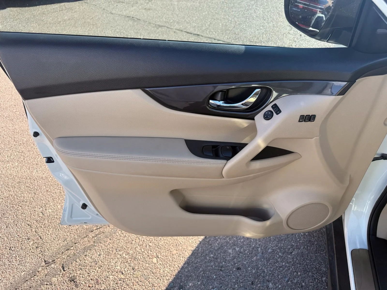 Used 2020 Pearl White Tricoat Nissan SV image 13