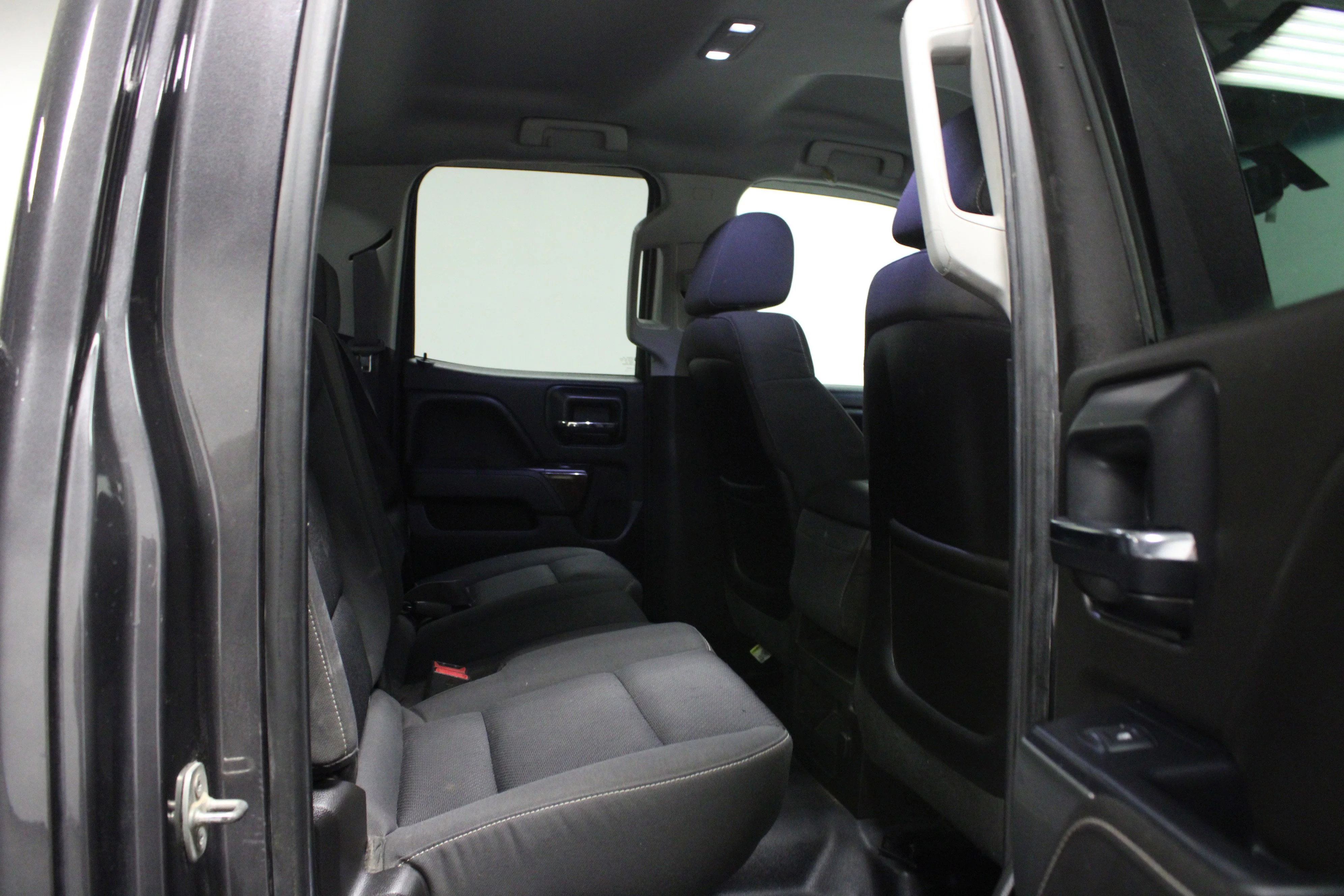 Used 2015 Iridium Metallic GMC SLE image 15