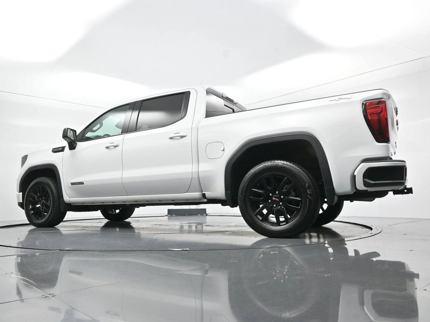 Used 2024 Summit White GMC Elevation image 45