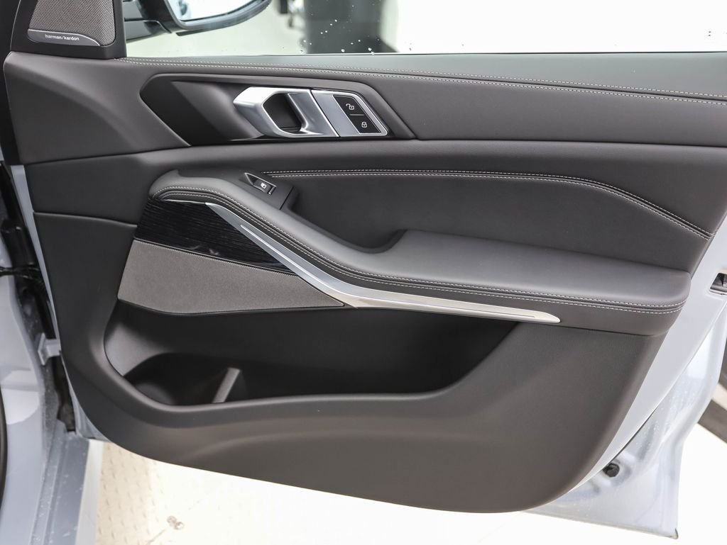 Used 2026 Gray Metallic BMW xDrive40i image 28