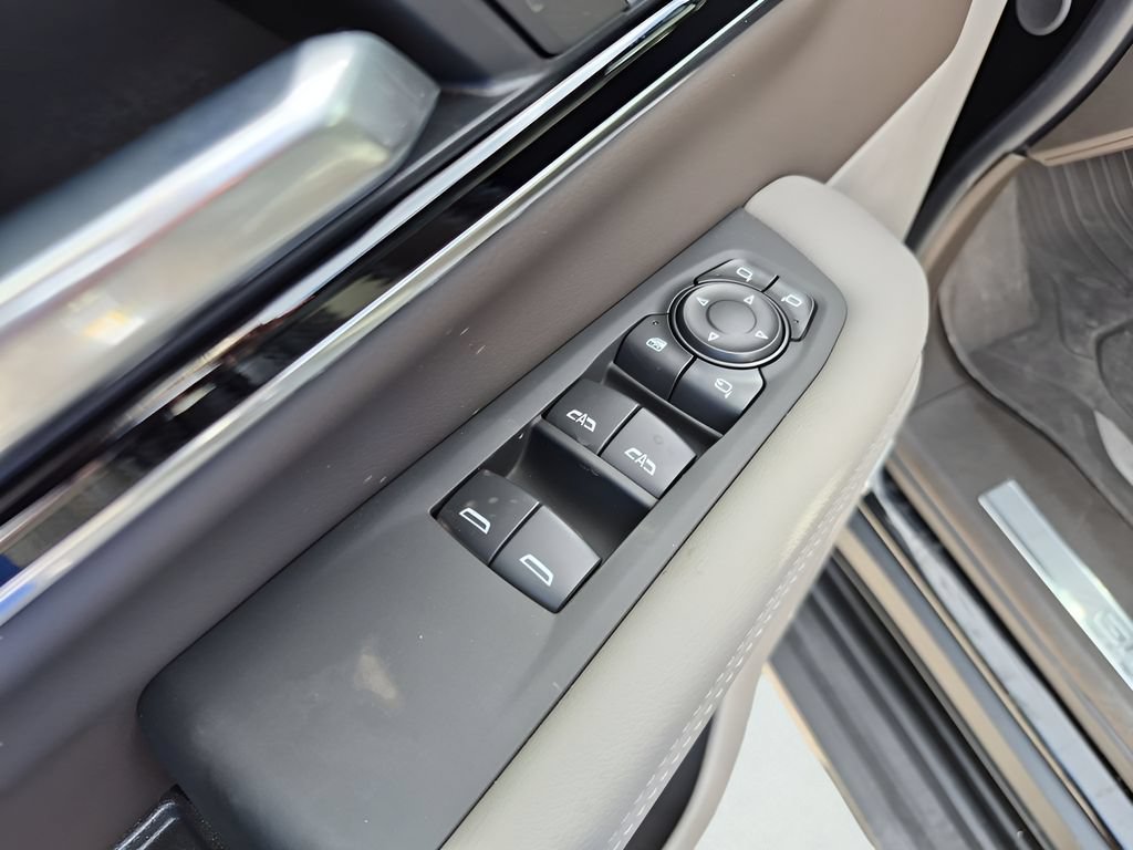 New 2026 Onyx Black GMC Elevation image 16