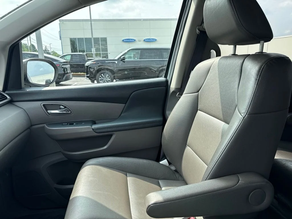 Used 2016 Silver Honda EX-L image 8