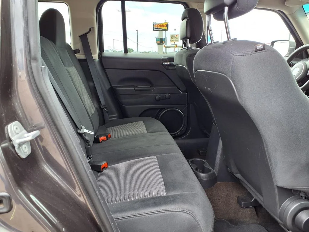 Used 2014 Gray Jeep Sport image 7