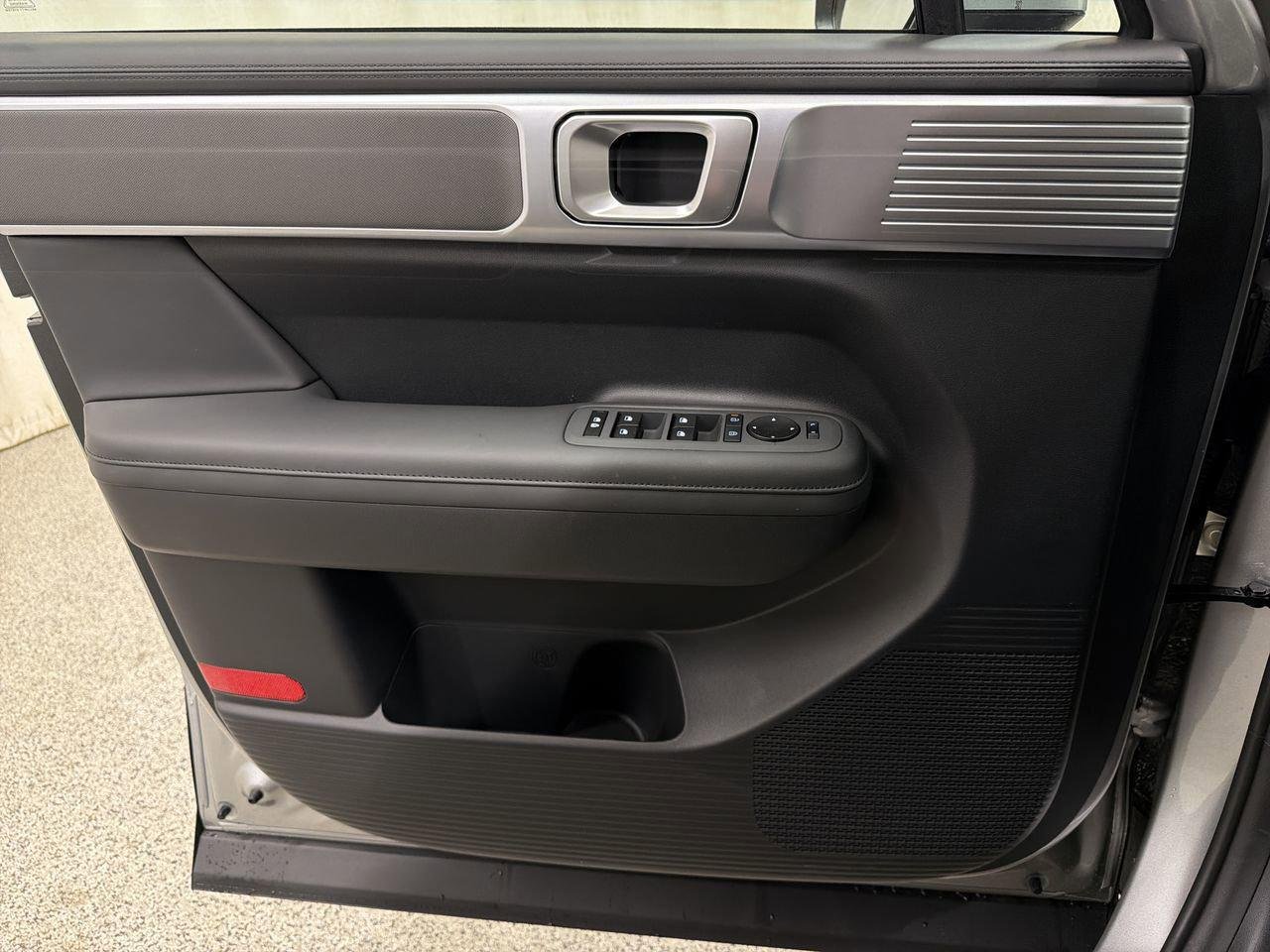 New 2026 Shimmering Silver Hyundai SEL image 17