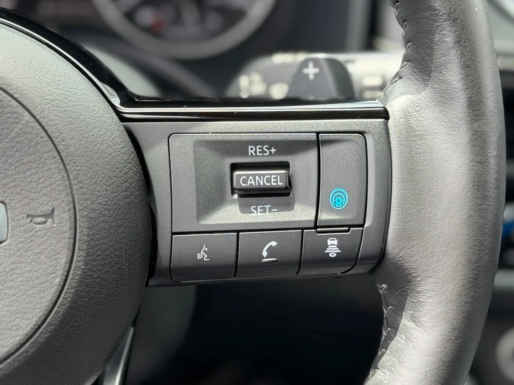 Used 2021 Gray Nissan SV image 13