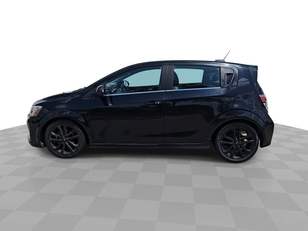 Used 2018 Black Chevrolet Premier image 5