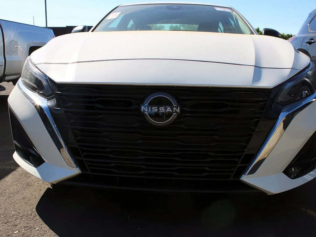 2025 Nissan Altima SV - Photo 9