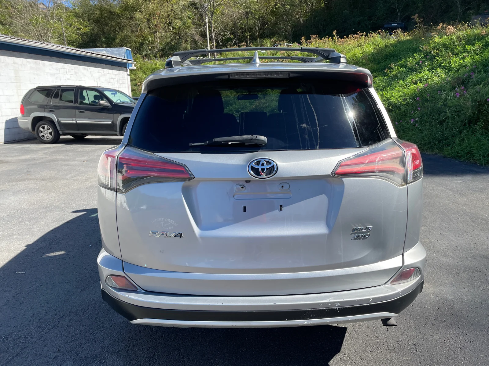 Used 2016 Silver Sky Metallic Toyota XLE image 6