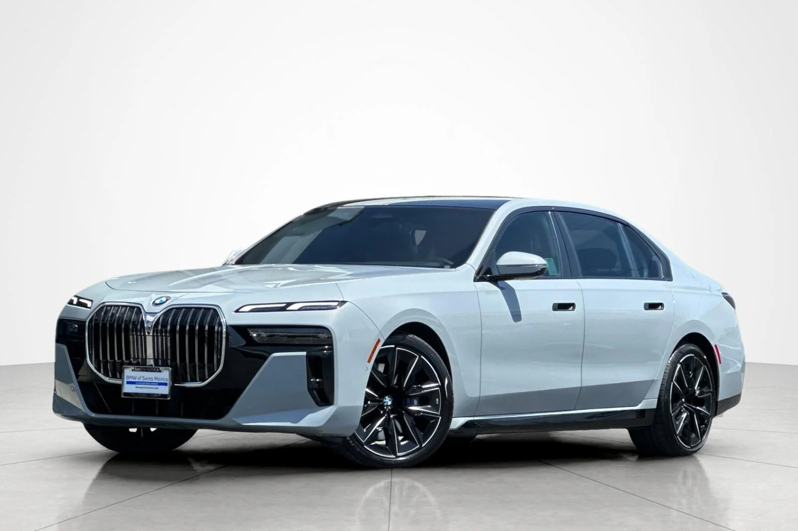 2023 BMW 7 Series 740i's photo