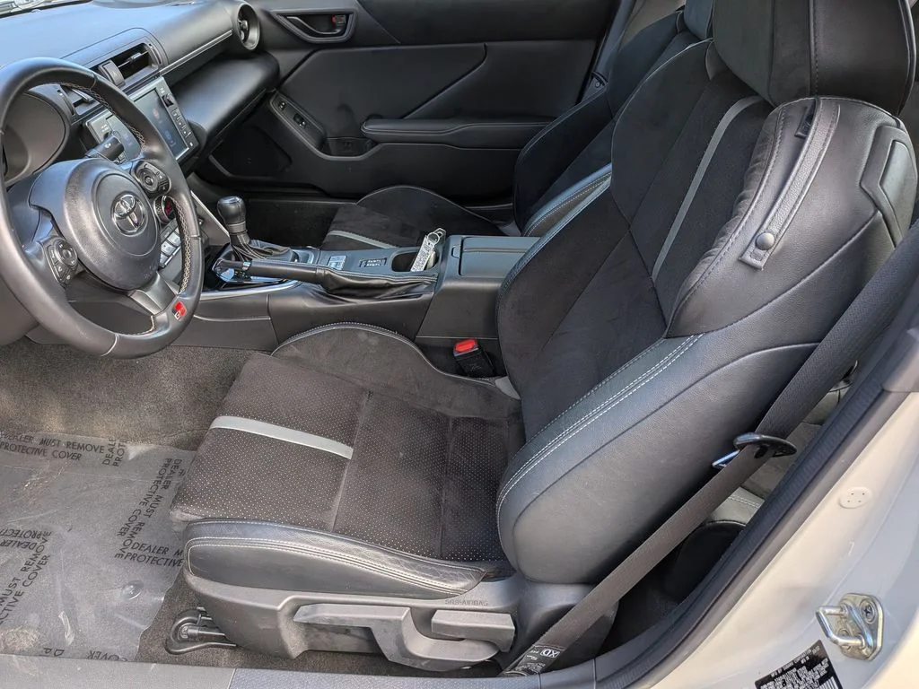 Used 2023  Toyota Premium image 11