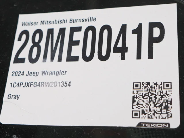 Used 2024  Jeep Rubicon image 30