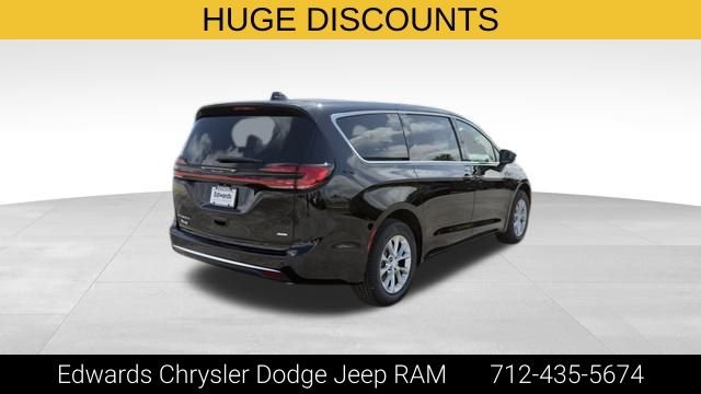 New 2027 Diamond Black Crystal Pearl-Coat Exterior Paint Chrysler Select image 8