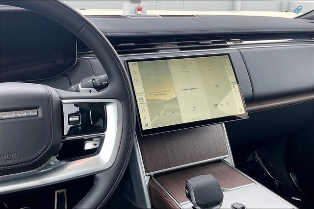 New 2026 Fuji White Land Rover SE image 6