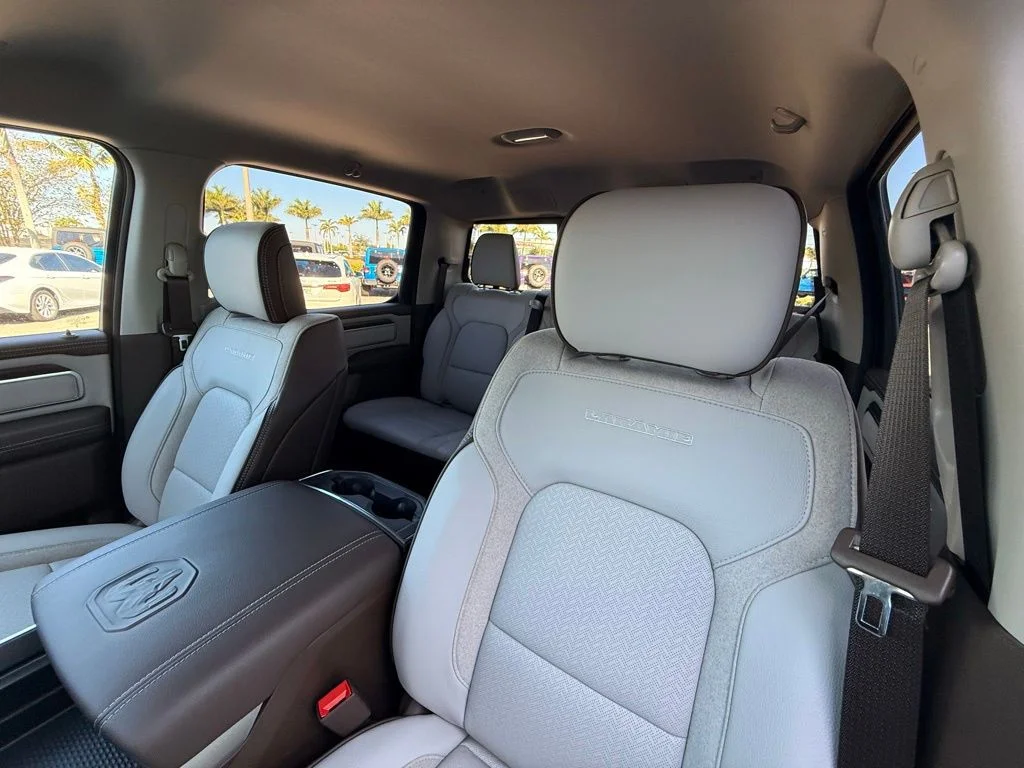 New 2026 Molten Red Pearl-Coat Exterior Paint RAM Laramie image 25