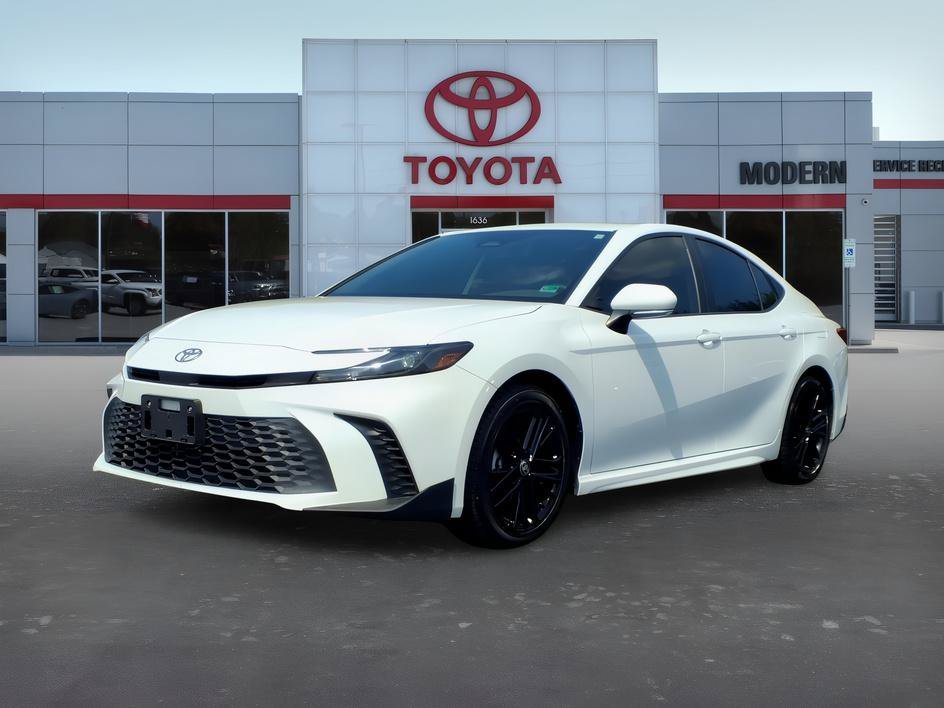 Used 2025 Ice Cap Toyota SE image 1