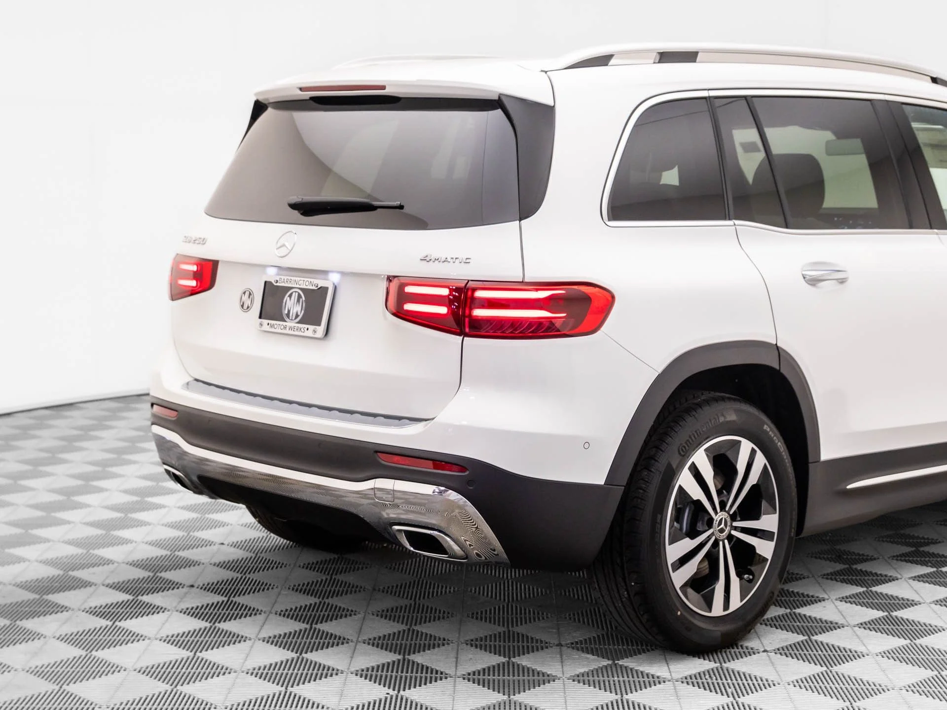 New 2026 White Mercedes-Benz GLB 250 image 35