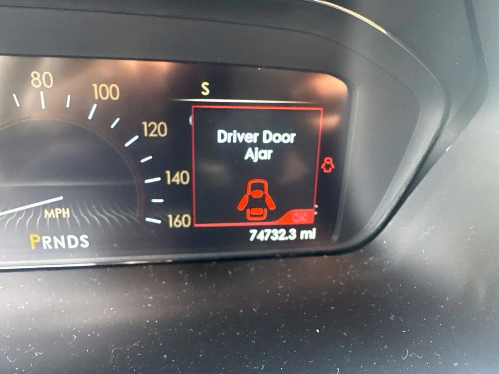 Used 2018 White Lincoln Select image 40