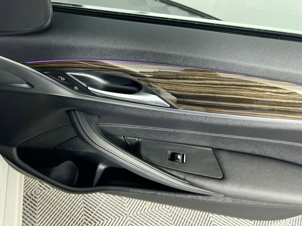 2022 BMW 5 Series 540i - Photo 29