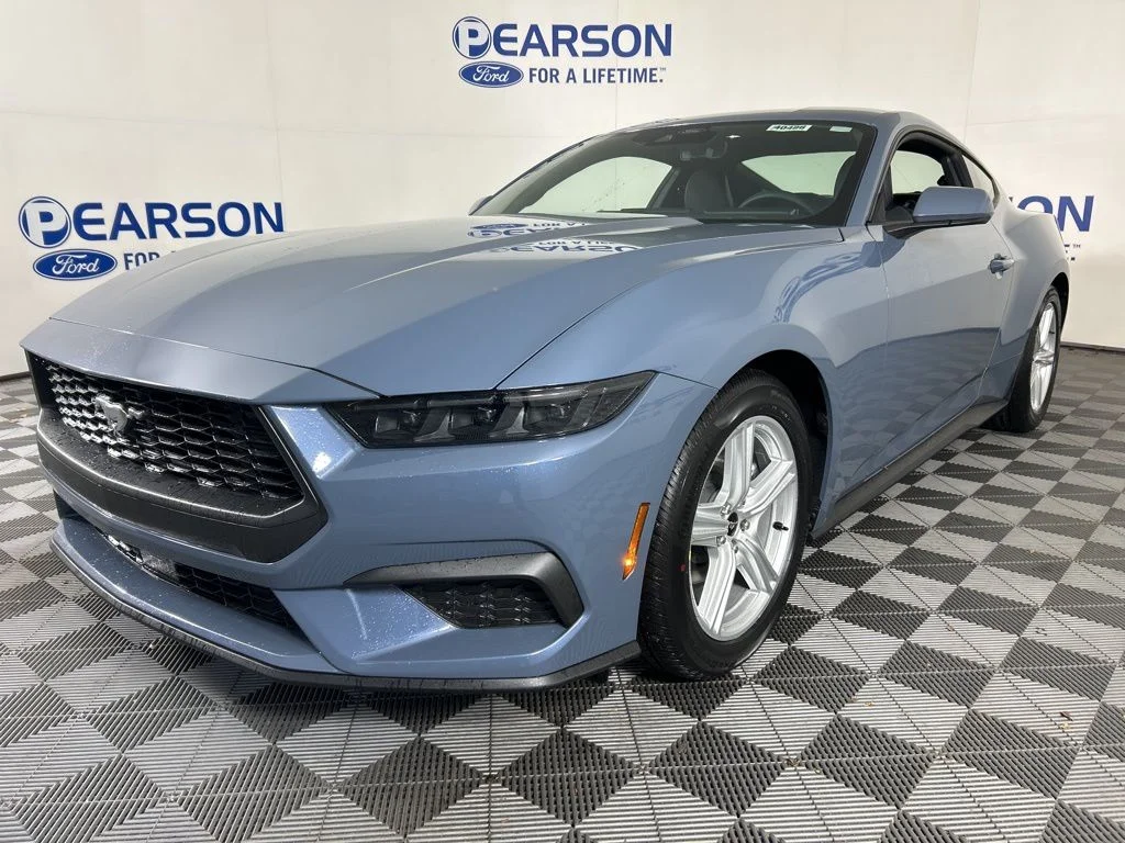2026 Ford Mustang EcoBoost Fastback's photo