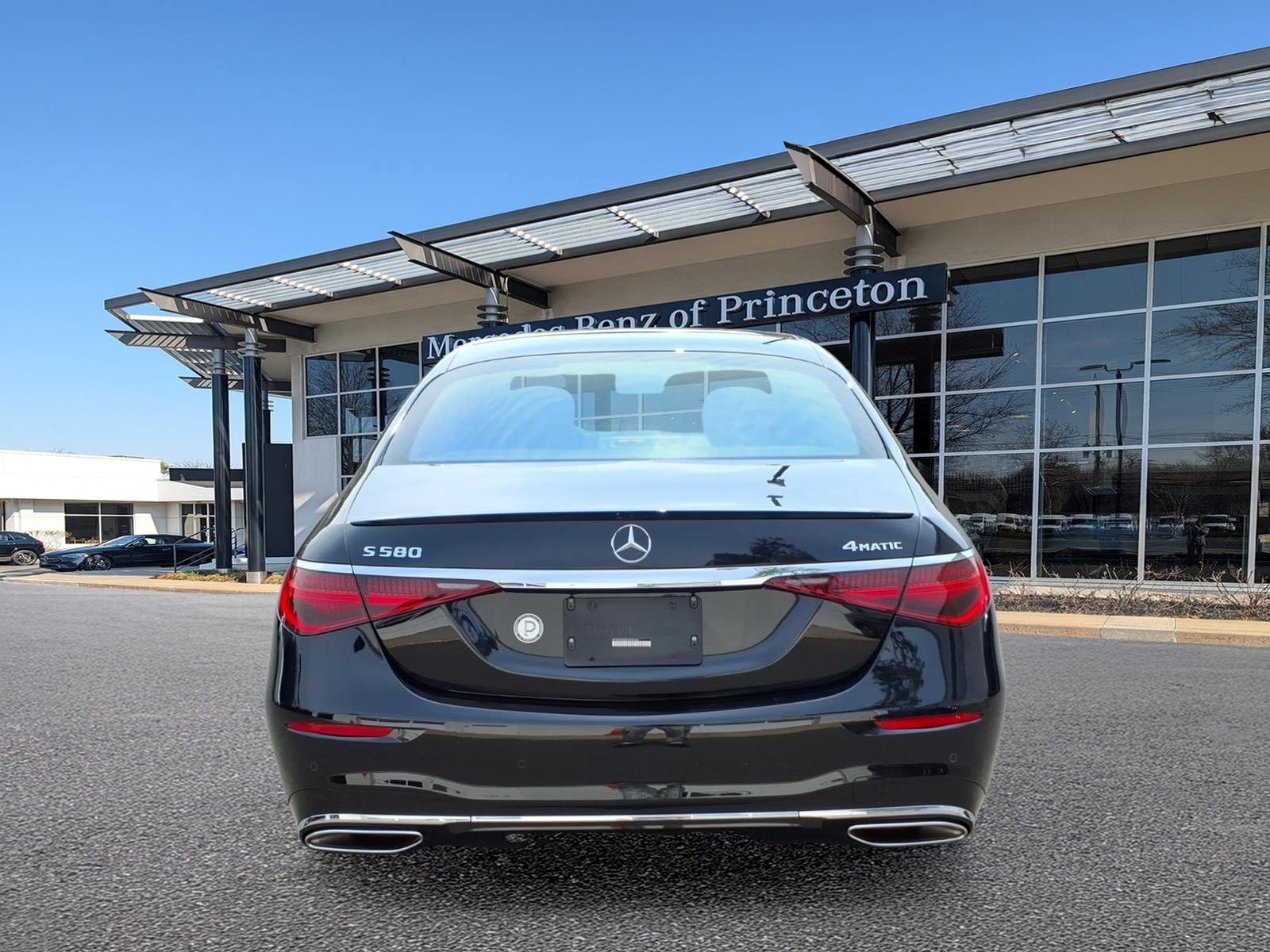 Certified Used 2023 Black Mercedes-Benz S 580 4MATIC® Sedan image 4