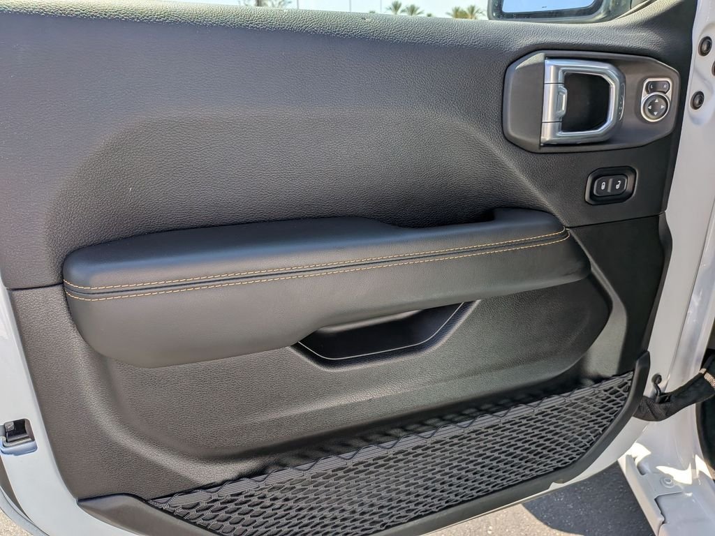 2025 Jeep Wrangler 4-Door Sahara - Photo 13