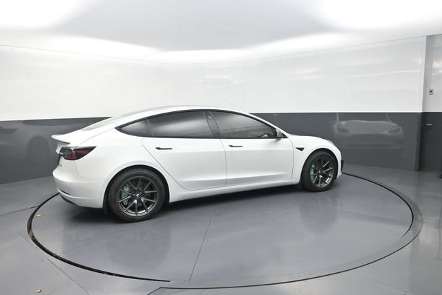 Used 2022  Tesla Long Range image 9