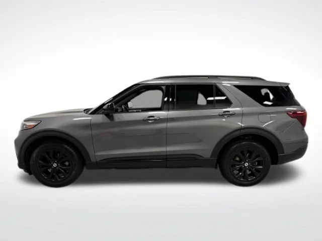 Used 2023 Gray Ford ST-Line image 6
