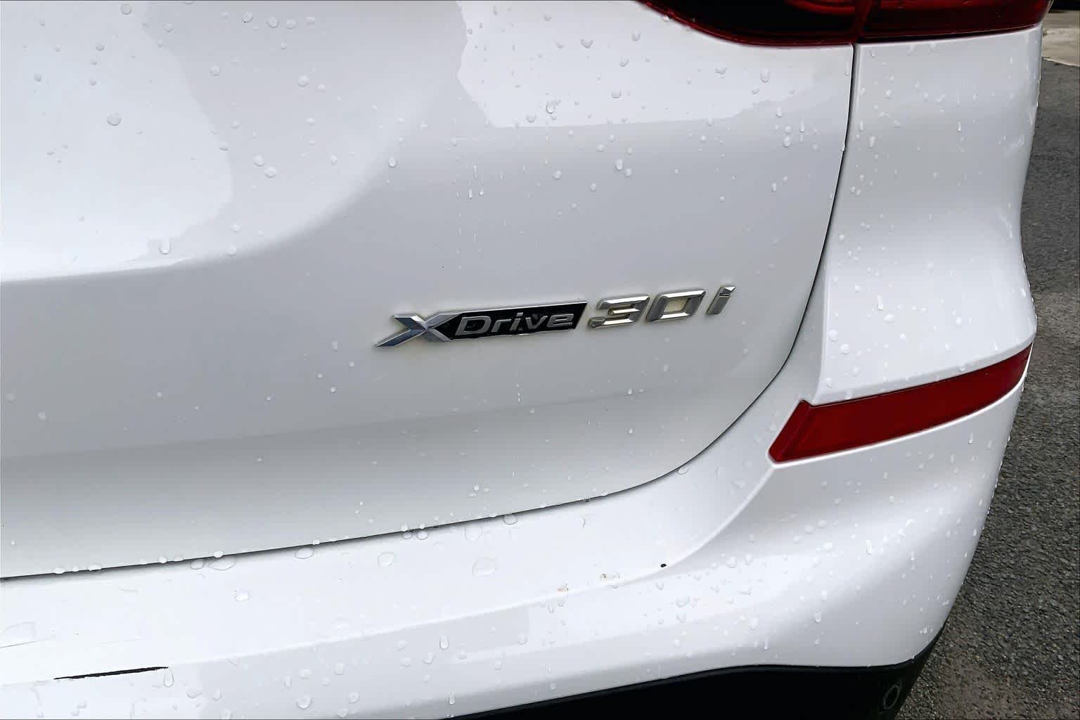 Used 2020 Alpine White BMW xDrive30i image 9