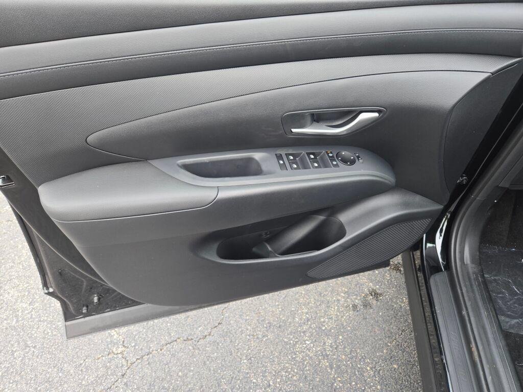 New 2026 Black Hyundai SEL AWD image 17