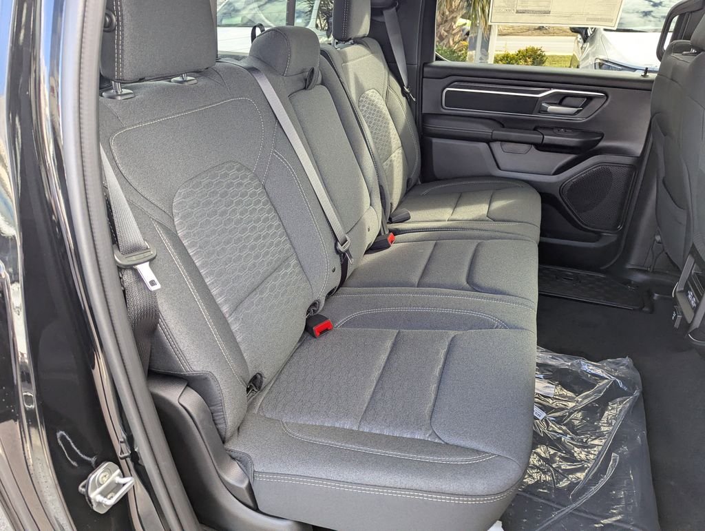 New 2026 Diamond Black Crystal Pearl-Coat Exterior Paint Ram Big Horn/Lone Star image 31