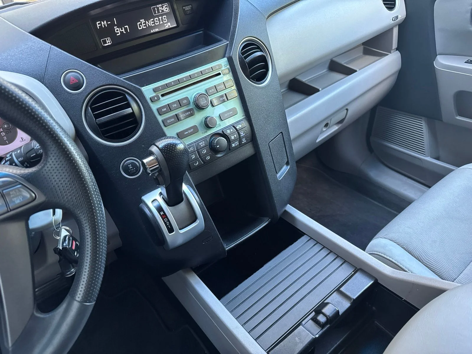 Used 2010 Silver Honda LX image 30