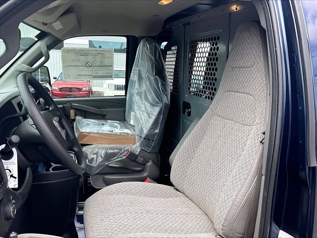 2026 Chevrolet Express Cargo Work Van - Photo 11