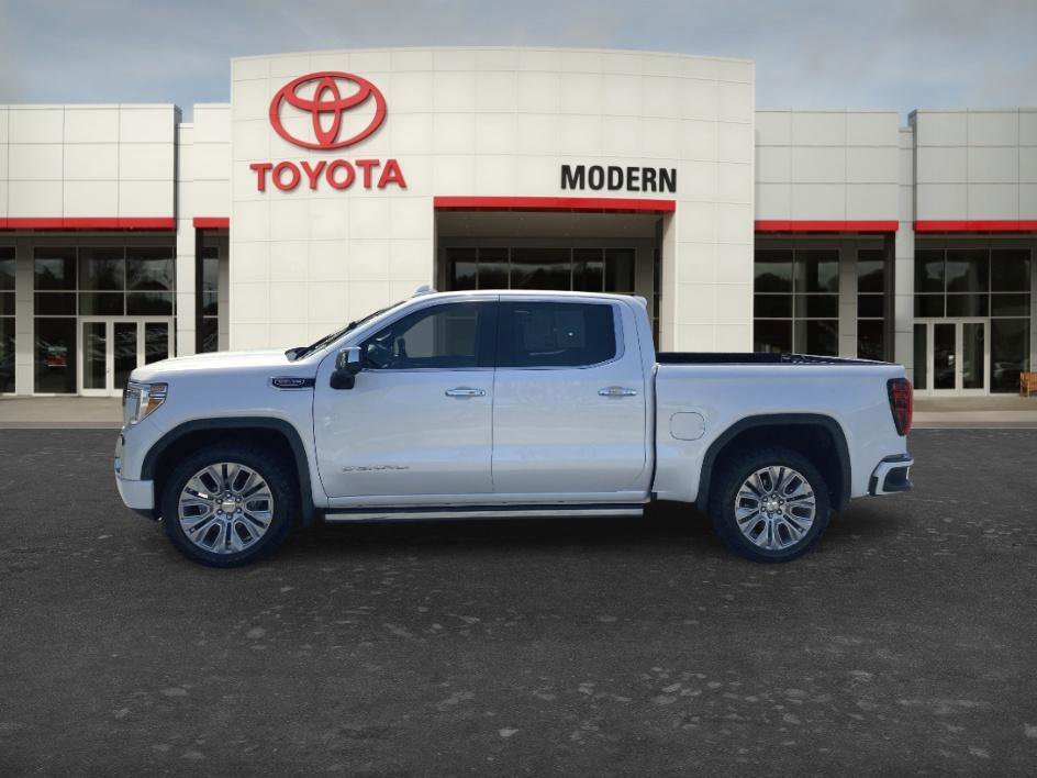 Used 2021 White Frost Tricoat GMC Denali image 7