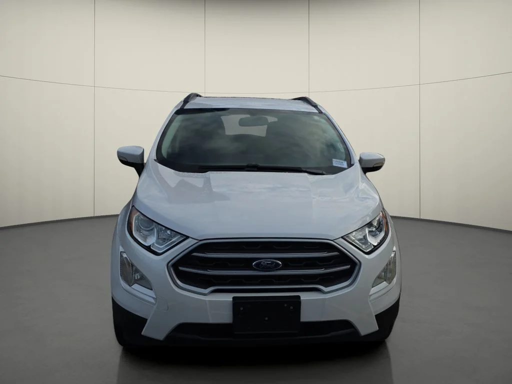 Used 2020 White Ford SE image 2