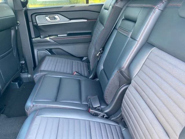 New 2026 Space White Metallic Ford ST-Line image 32