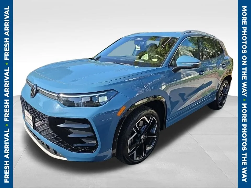 2025 Volkswagen Tiguan 2.0T SEL R-Line 4Motion's photo
