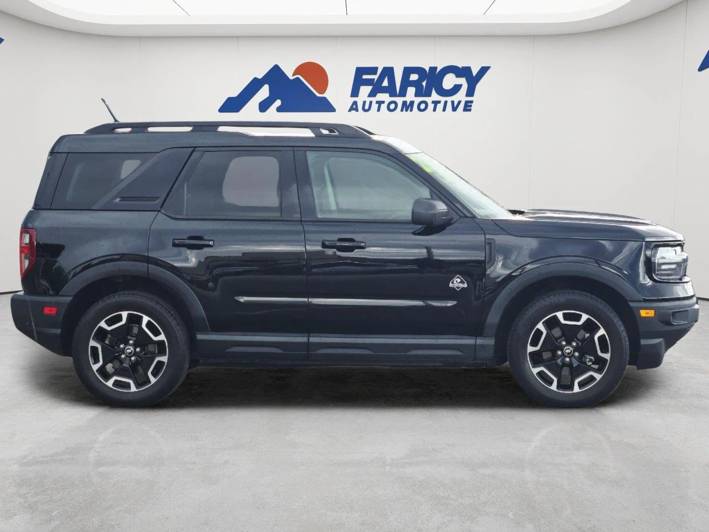 Used 2023 Shadow Black Ford Outer Banks image 4