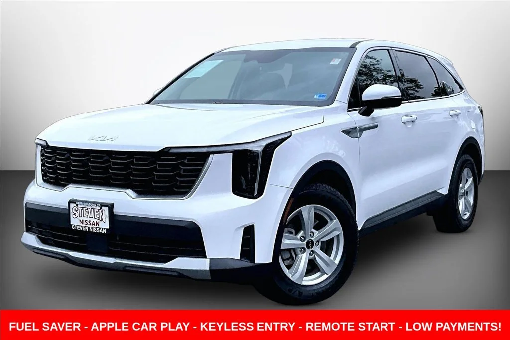 Used 2024 White Kia LX image 3