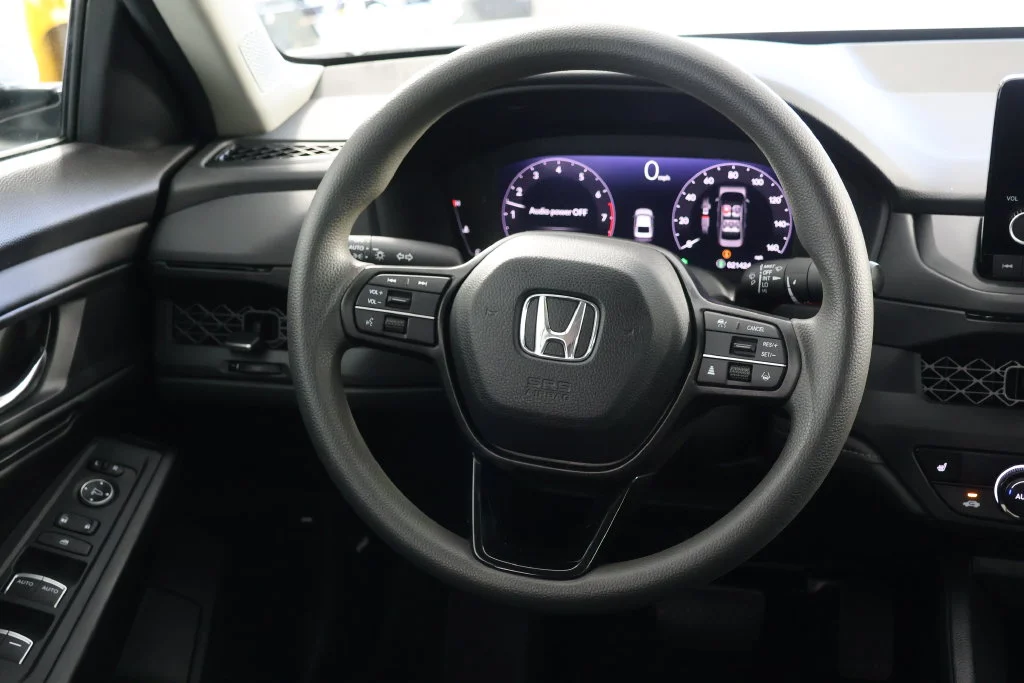 Used 2024 Platinum White Pearl Honda EX image 10