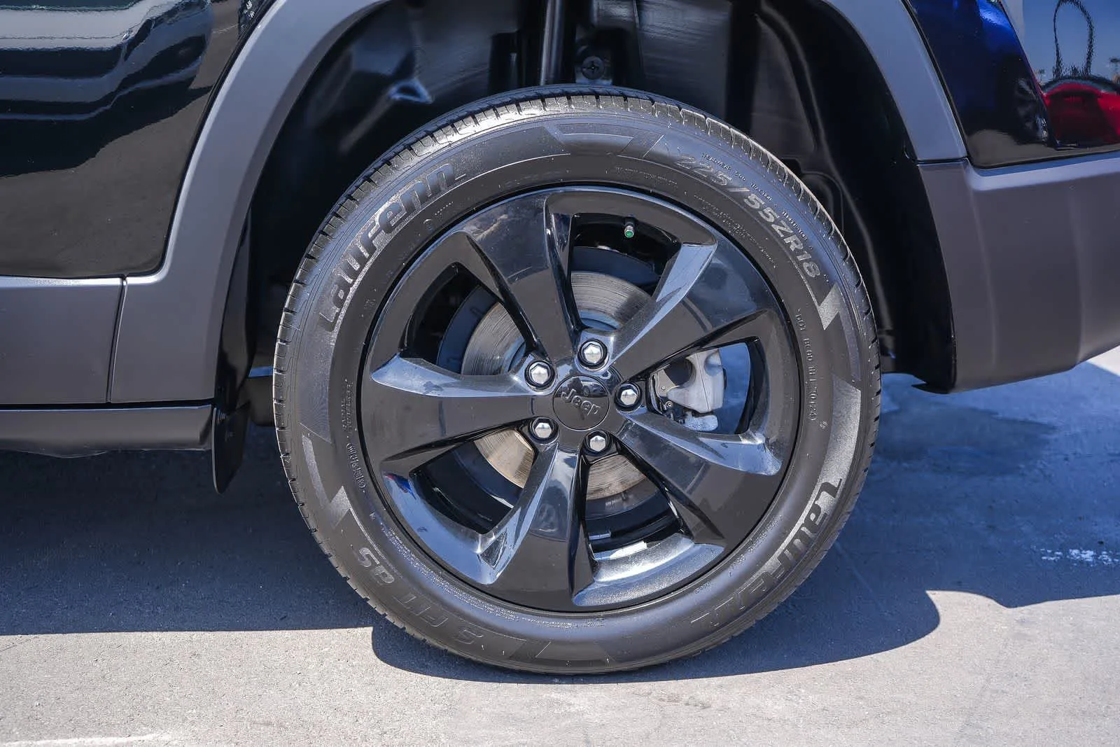 Used 2021 Diamond Black Crystal Pearlcoat Jeep Altitude image 10