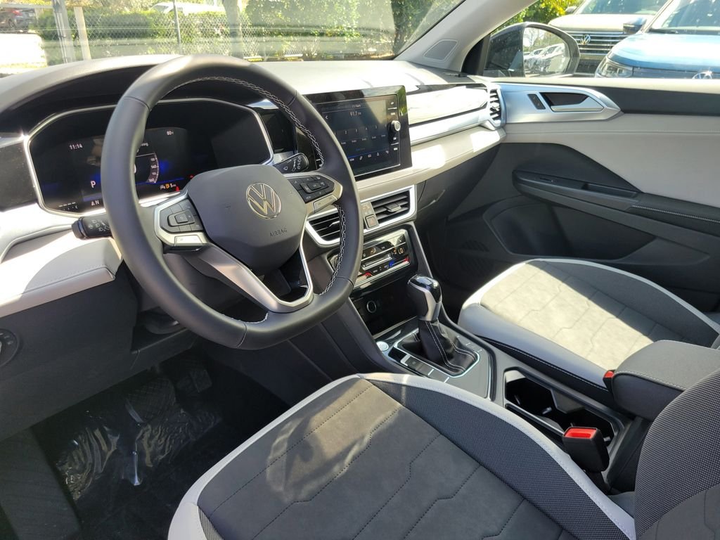 New 2026 Black Volkswagen 1.5T SE image 10