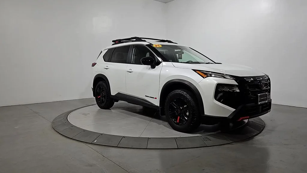 Certified Used 2025 White Pearl Nissan Rock Creek image 9