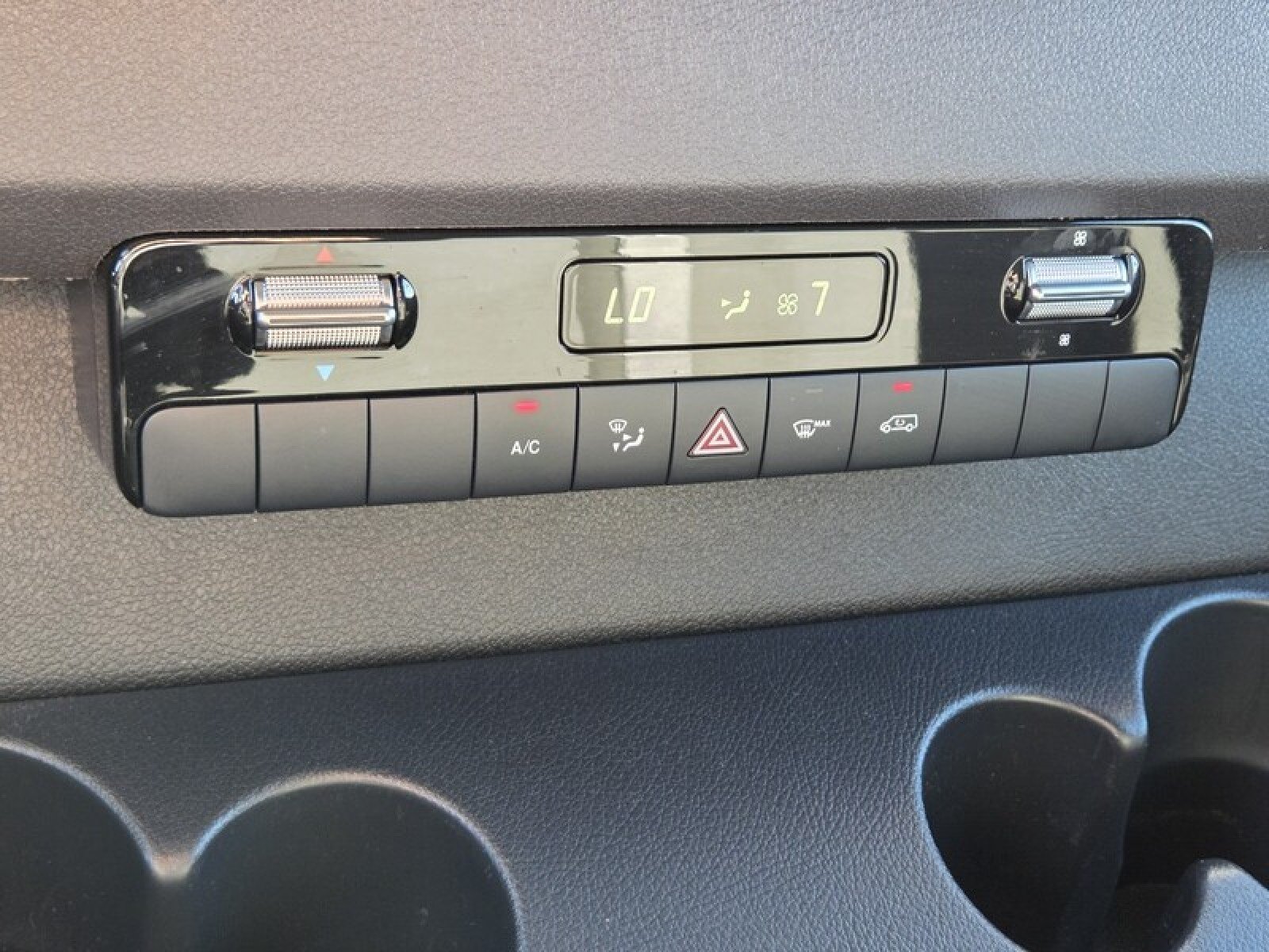 Used 2024 Iridium Silver Mercedes-Benz M4CAEH image 32