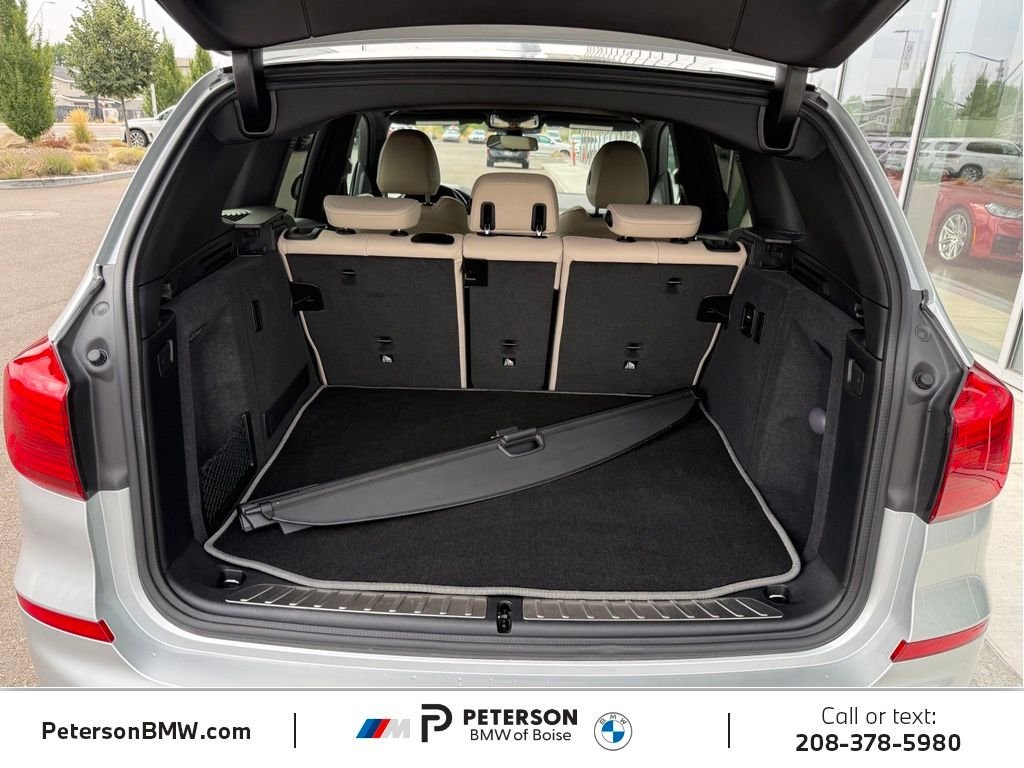 Used 2019 Silver BMW xDrive30i image 9