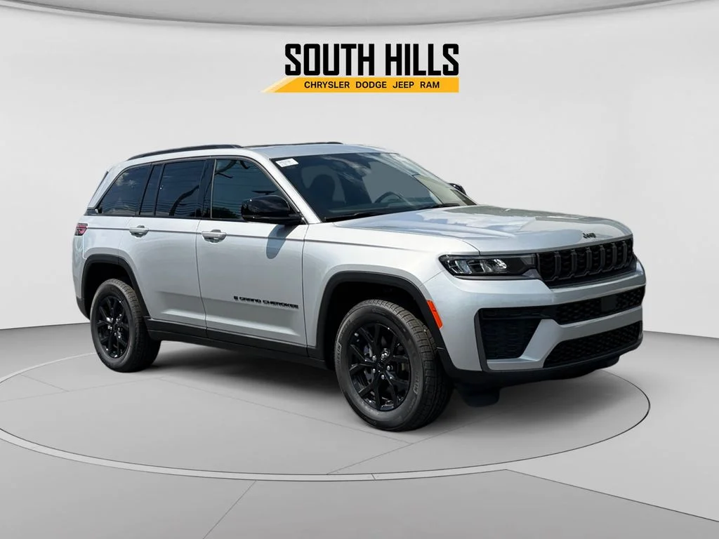New 2026 Silver Zynith Jeep Altitude image 7