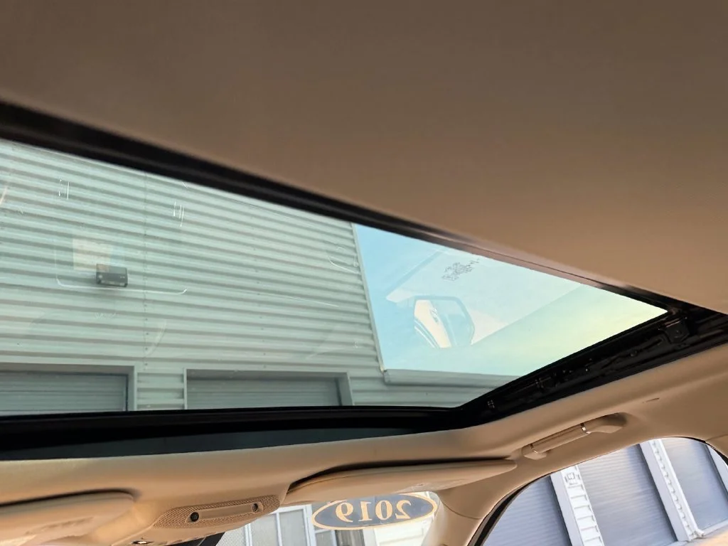 Used 2019 Ceramic Pearl Metallic Lincoln Reserve image 15