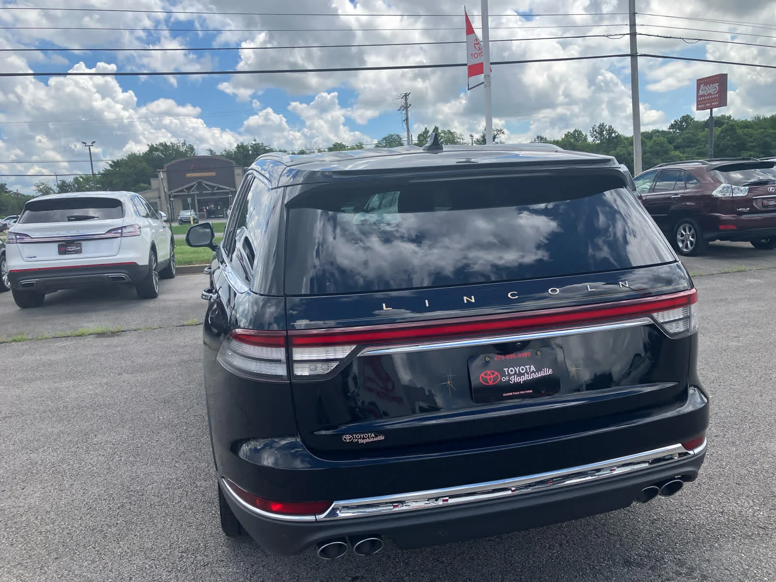 Used 2020 Infinite Black Metallic Lincoln Reserve image 6