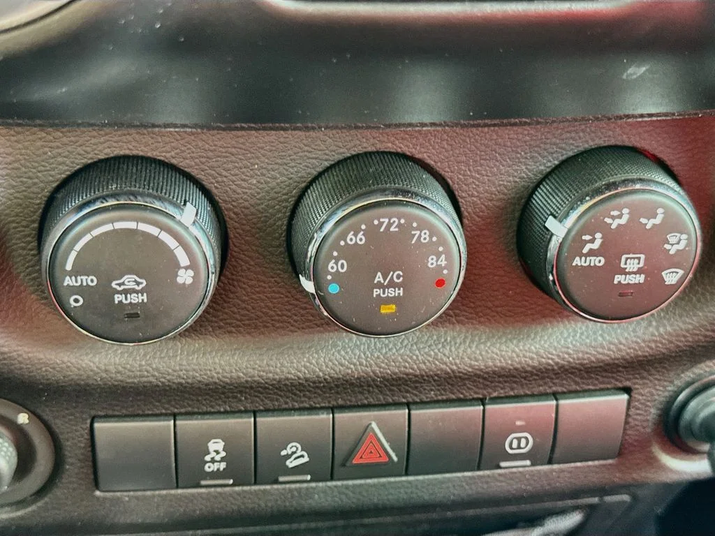 Used 2011 Red Jeep Sahara image 15